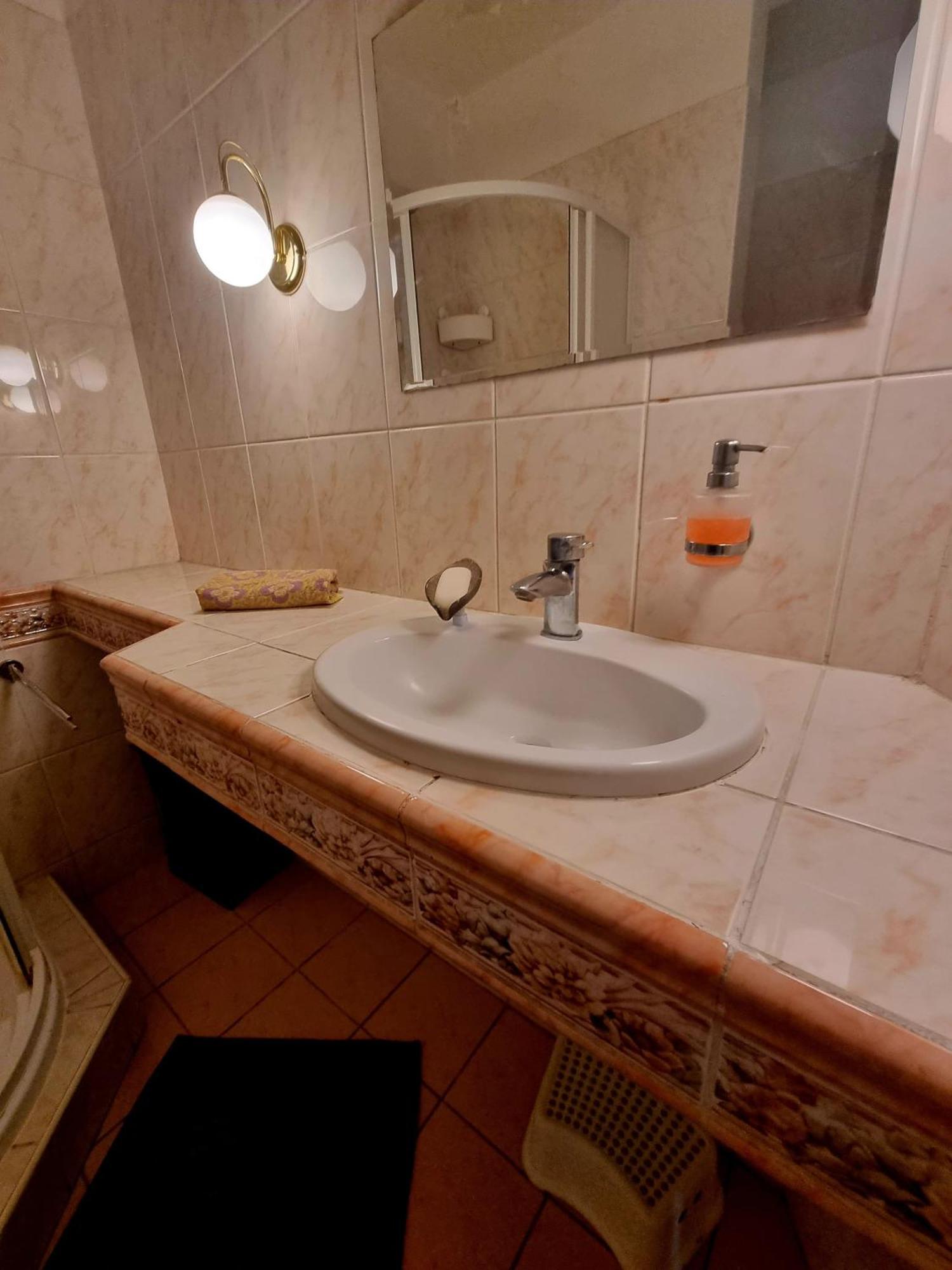 Big 4 Room Huge Apartment Bratysława Zewnętrze zdjęcie