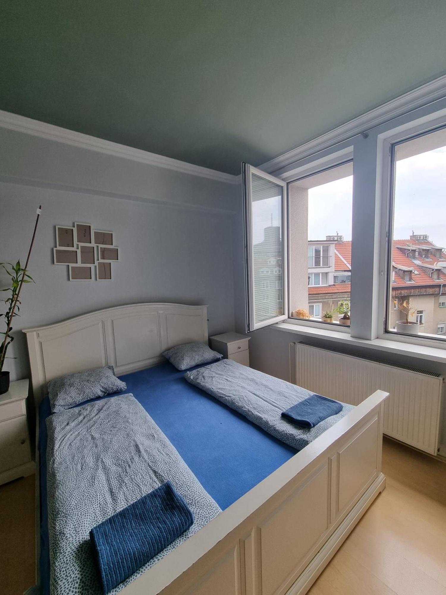 Big 4 Room Huge Apartment Bratysława Zewnętrze zdjęcie